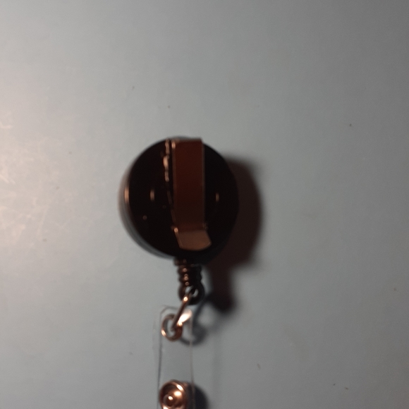 Retractable name badge holder - Picture 2 of 2